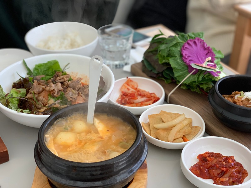﻿강아지와 함께하는 한식집 아이노테이블