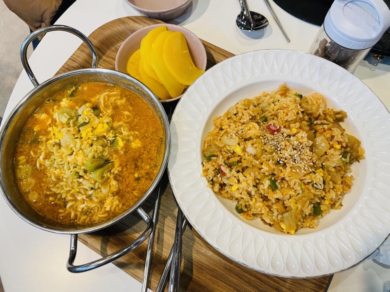 포토존이 예쁜 코코앤몽