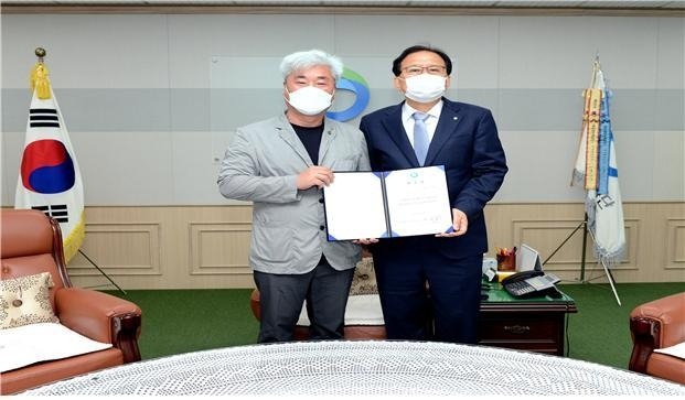 방치된 쓰레기 산 , 외전 - 투기꾼을 쫓는 한 남자