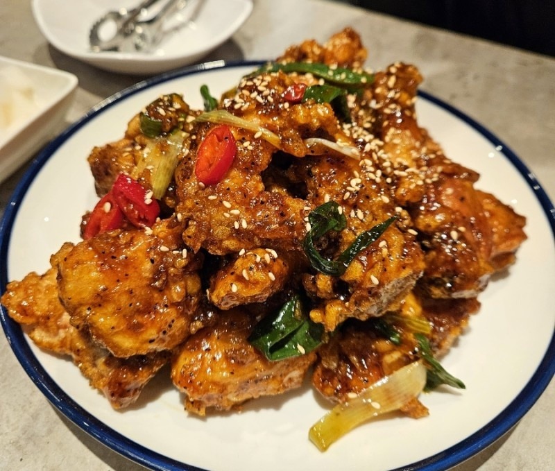 BBQ치킨 위례광장점 실내가능 