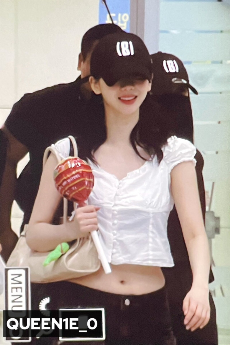 얼굴이 츄파춥스만한 카리나