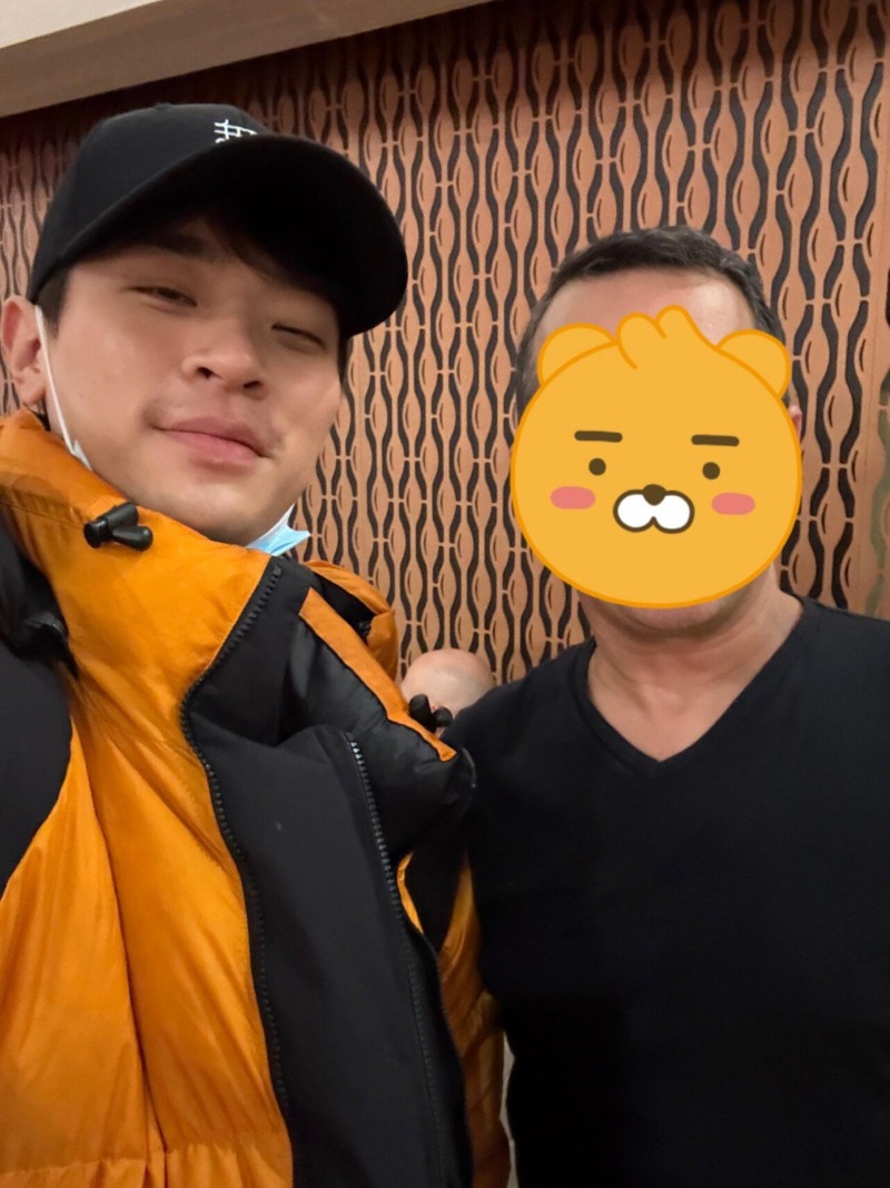 본인 영화를 보고 있는 외국인에게 말을 건 박정민 ㅋㅋㅋㅋ
