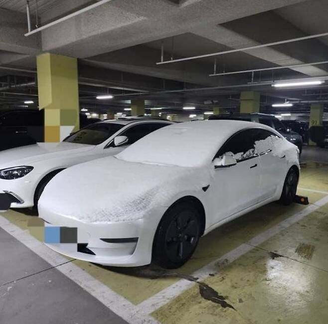 지하주차장 미스테리.jpg