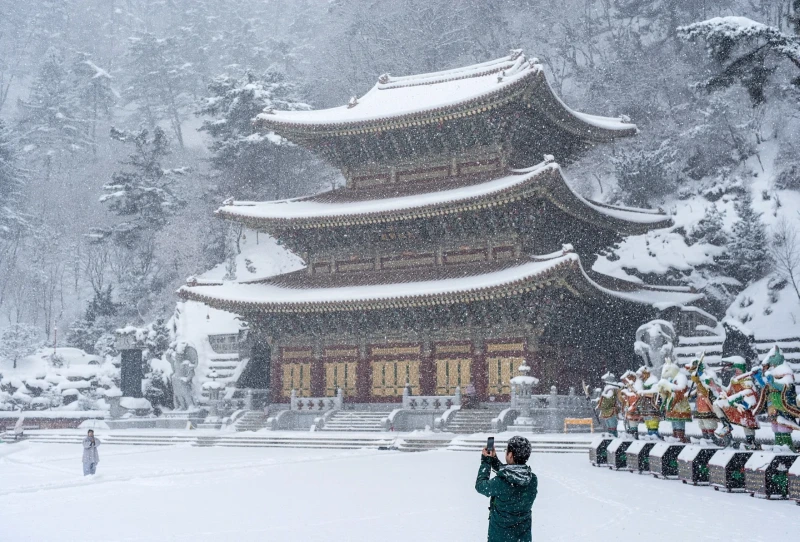 단양 구인사의 설경 