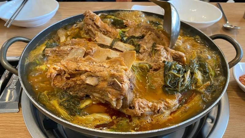 감자탕과 뼈해장국의 차이