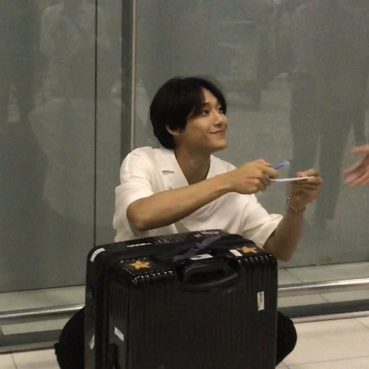 이도현 공항 레전드 사진