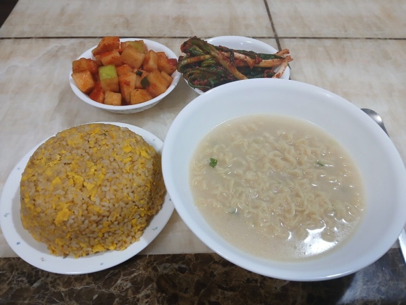 요즘 핫한 볶음밥 펨붕이 