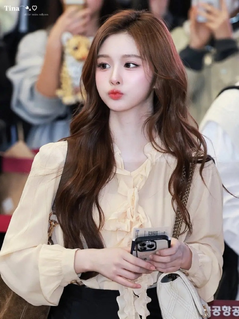 설윤 출국 현장 