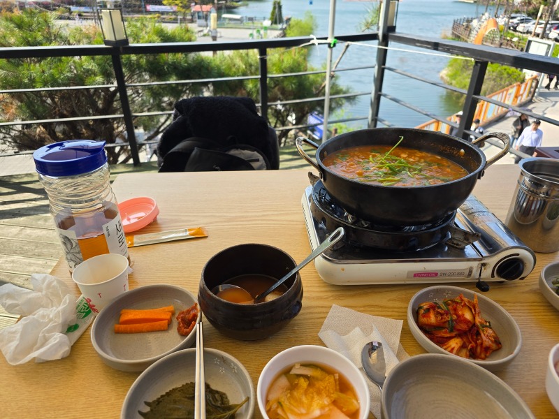 호수민물매운탕 포천 고모리점, 고모호수공원 한바퀴하고 반려견과 함께 식사!